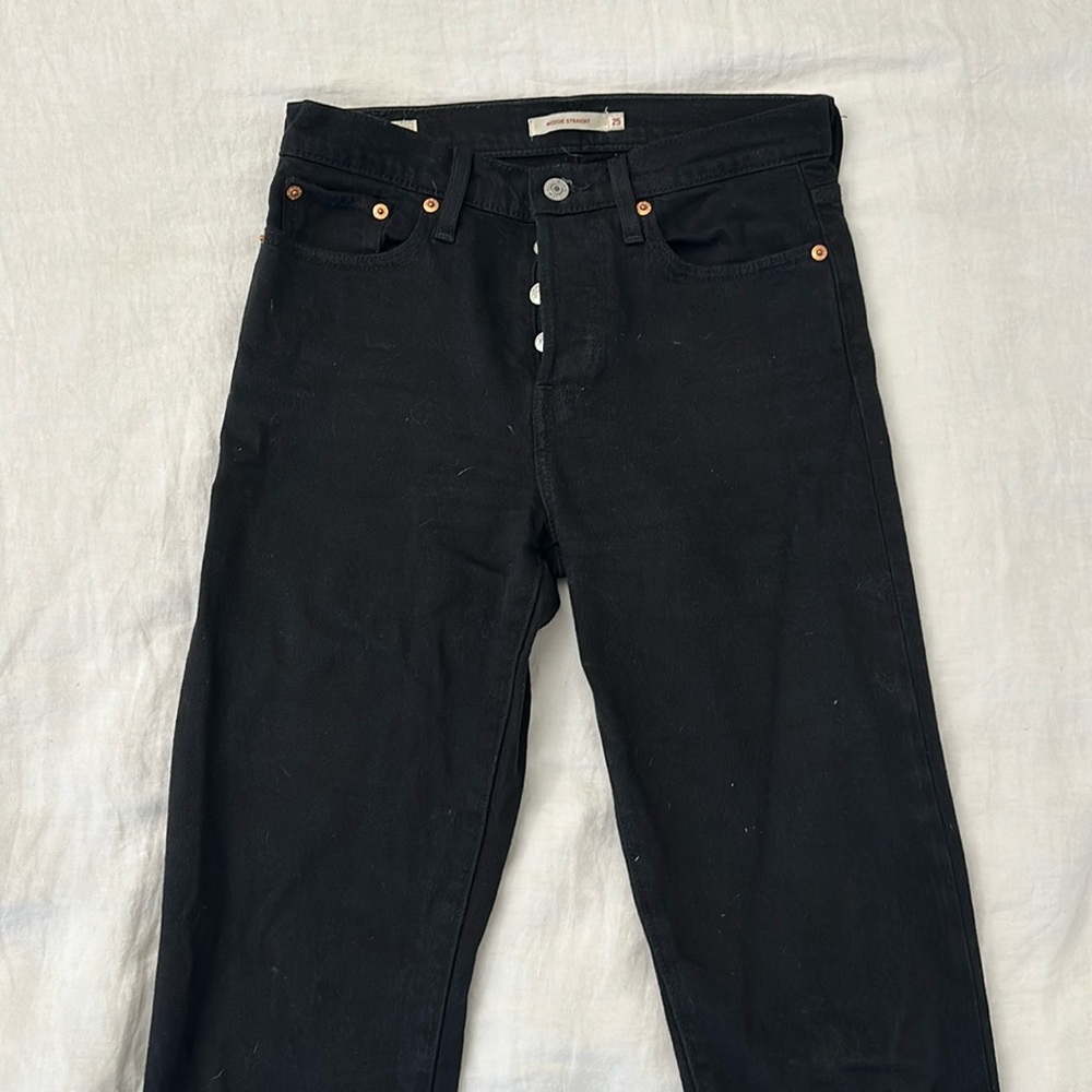 Levis Wedgie Straight leg jeans size 25